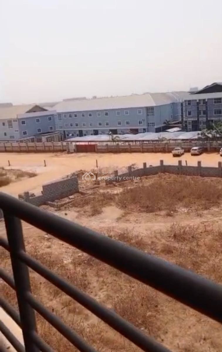 3 Bedroom En-suite Flat, Jahi, Abuja, Block of Flats for Sale