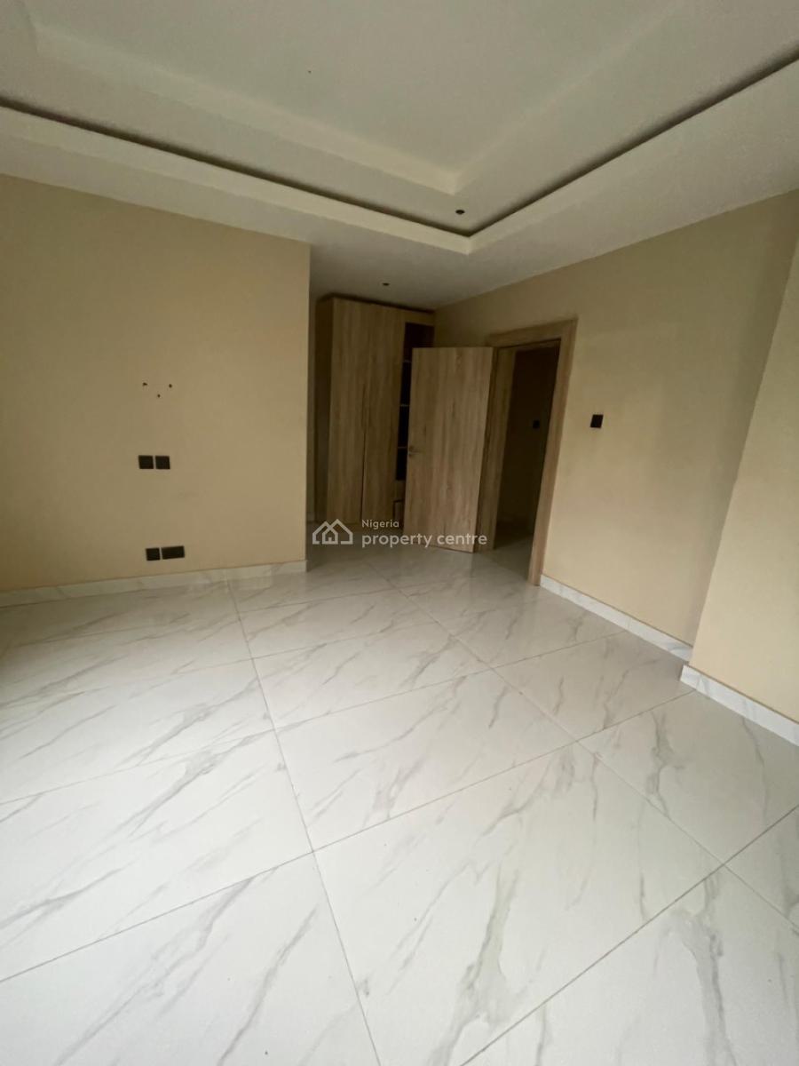 Distress 4 Bedroom Terrace Duplex in an Estate, Life Camp, Abuja, Terraced Duplex for Sale