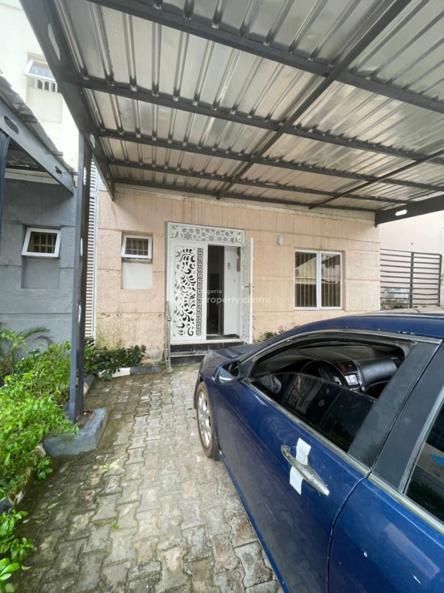 Distress 4 Bedroom Terrace Duplex in an Estate, Life Camp, Abuja, Terraced Duplex for Sale