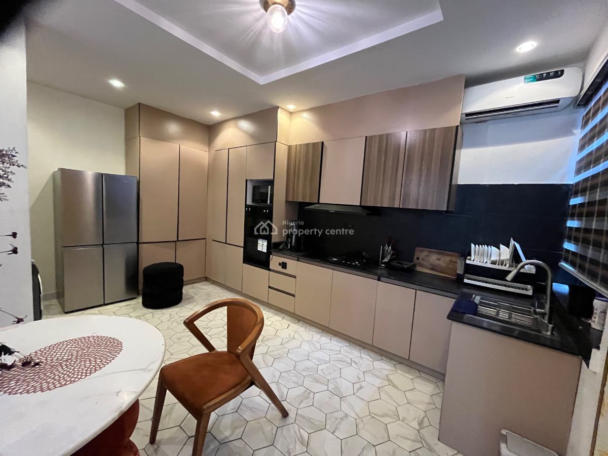 Spacious Fully Furnished 3 Bedrooms Apartment, Lekki Phase 1, Lekki, Lagos, Flat / Apartment for Rent