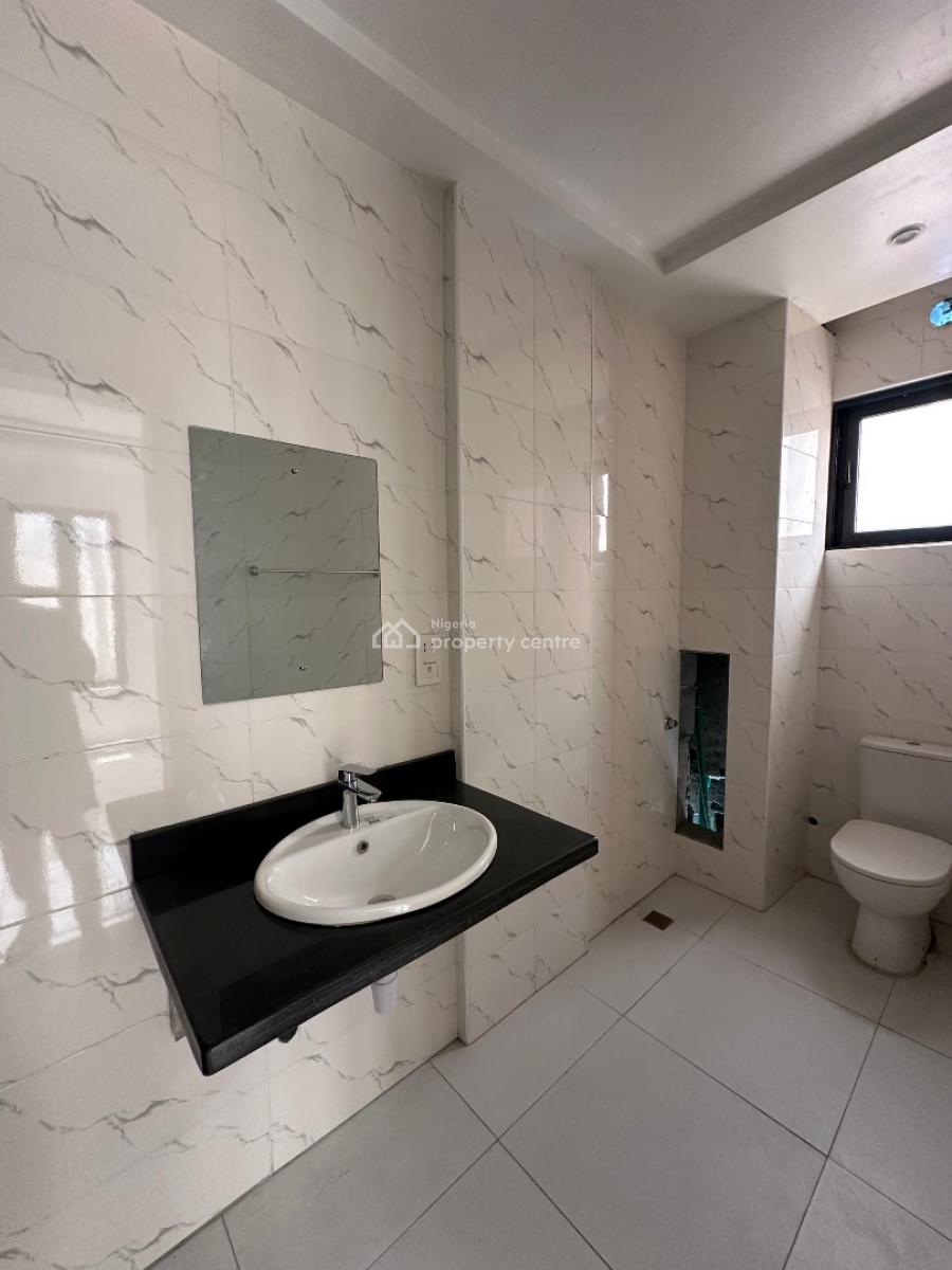 Classic 2 Bedroom Apartment in a Secure Estate, Lekki Phase 1, Lekki, Lagos, Flat / Apartment for Sale