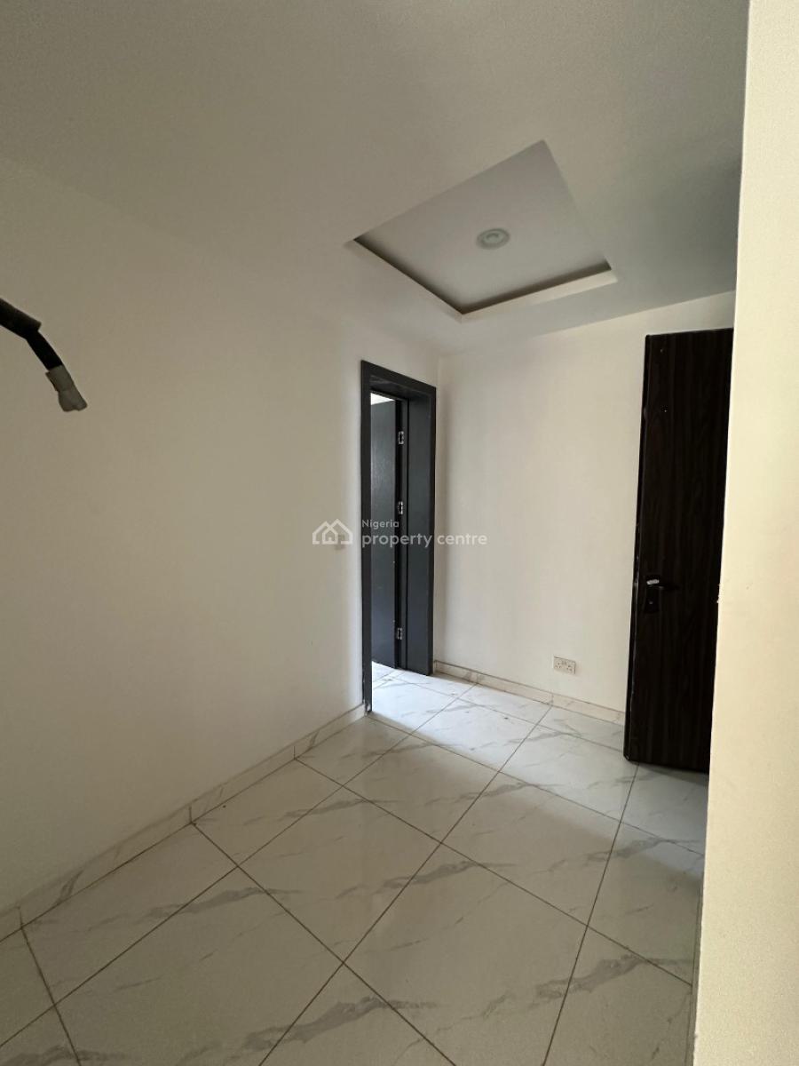 Classic 2 Bedroom Apartment in a Secure Estate, Lekki Phase 1, Lekki, Lagos, Flat / Apartment for Sale