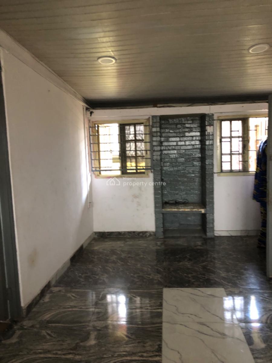 2 Bedroom Flat, Game Village, Bode Thomas, Surulere, Lagos, Block of Flats for Sale