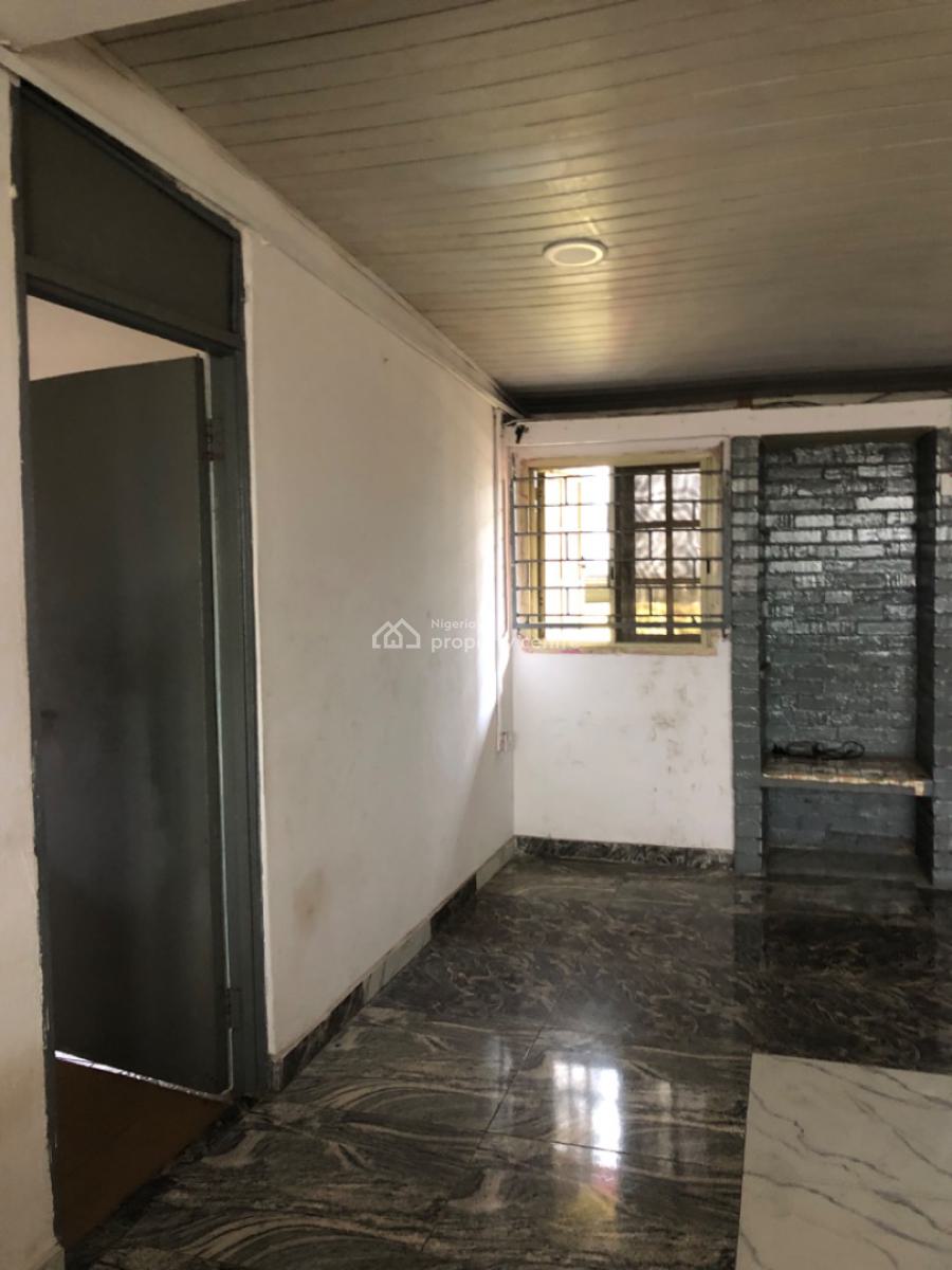 2 Bedroom Flat, Game Village, Bode Thomas, Surulere, Lagos, Block of Flats for Sale