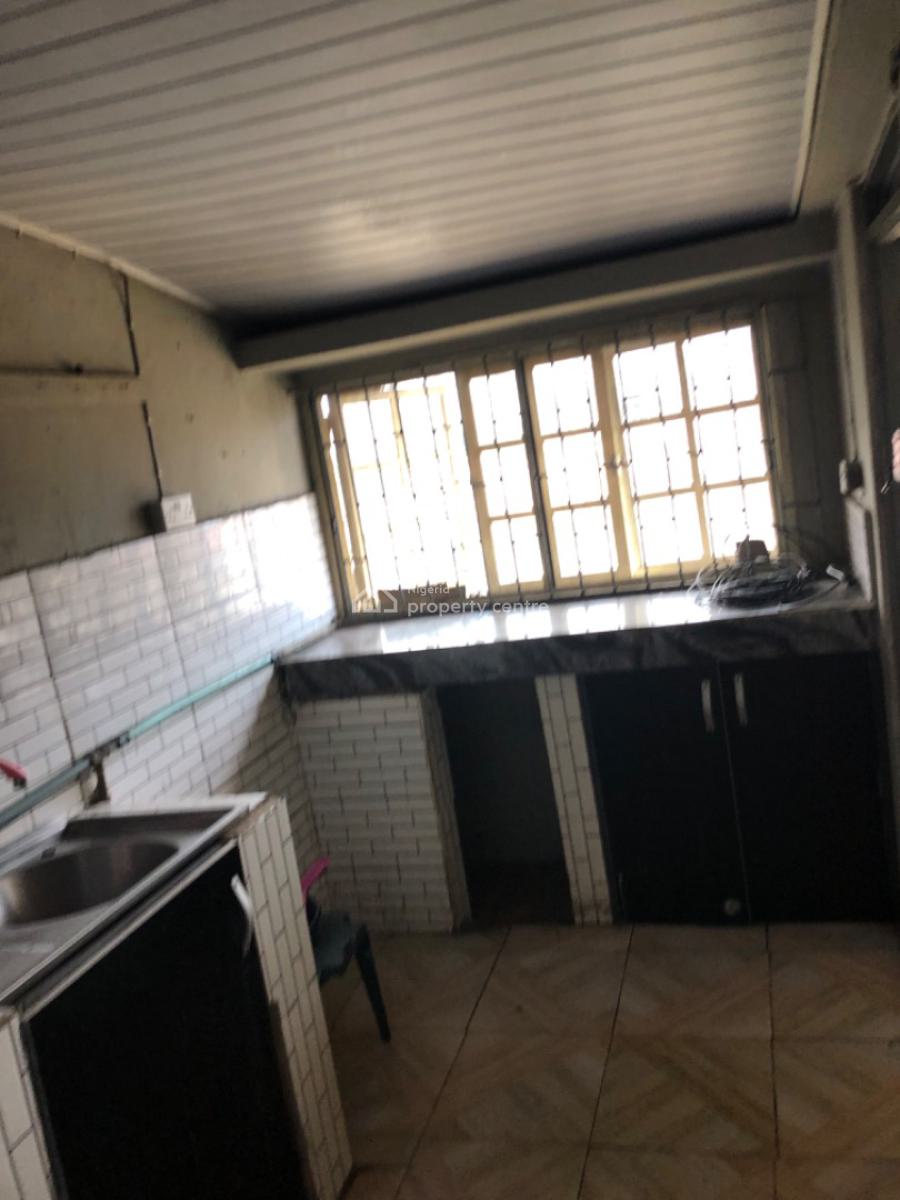 2 Bedroom Flat, Game Village, Bode Thomas, Surulere, Lagos, Block of Flats for Sale