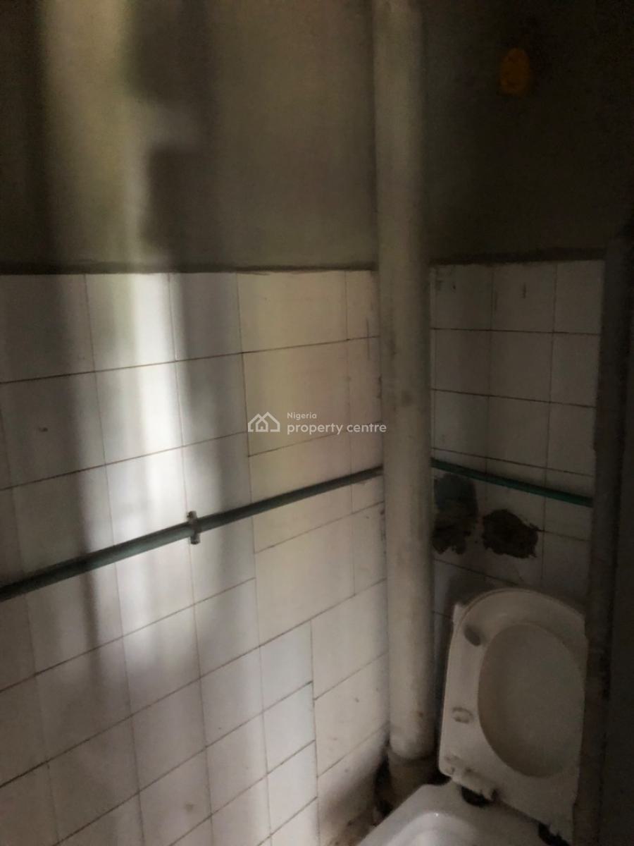 2 Bedroom Flat, Game Village, Bode Thomas, Surulere, Lagos, Block of Flats for Sale