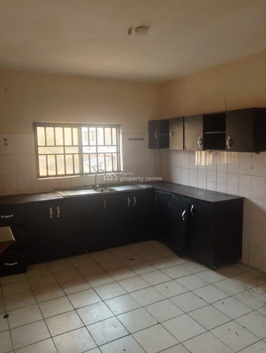 2 Bedroom Flat in a Block of Flat, Wuye, Abuja, Flat / Apartment for Rent