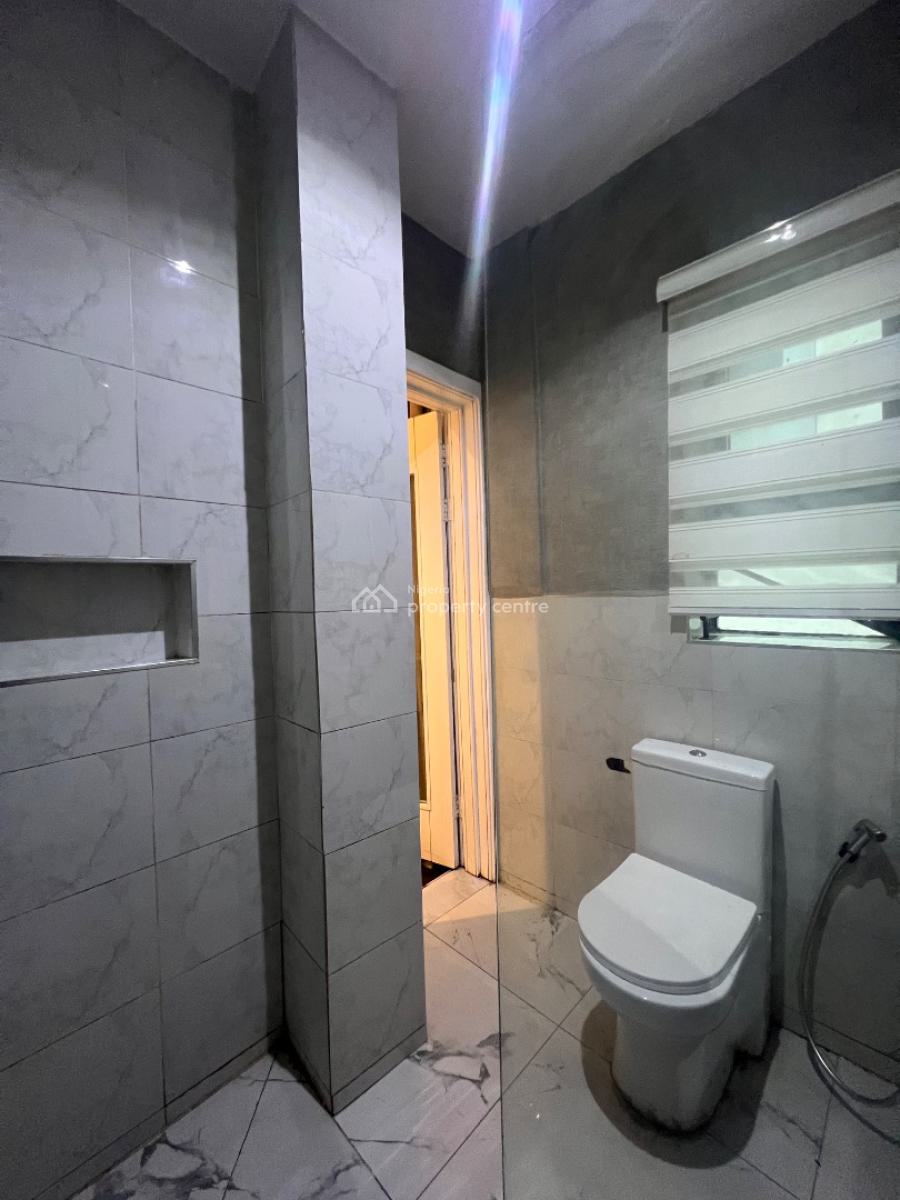 Furnished 2 Bedrooms Maisonette, Lekki Phase 1, Lekki, Lagos, Flat / Apartment for Sale