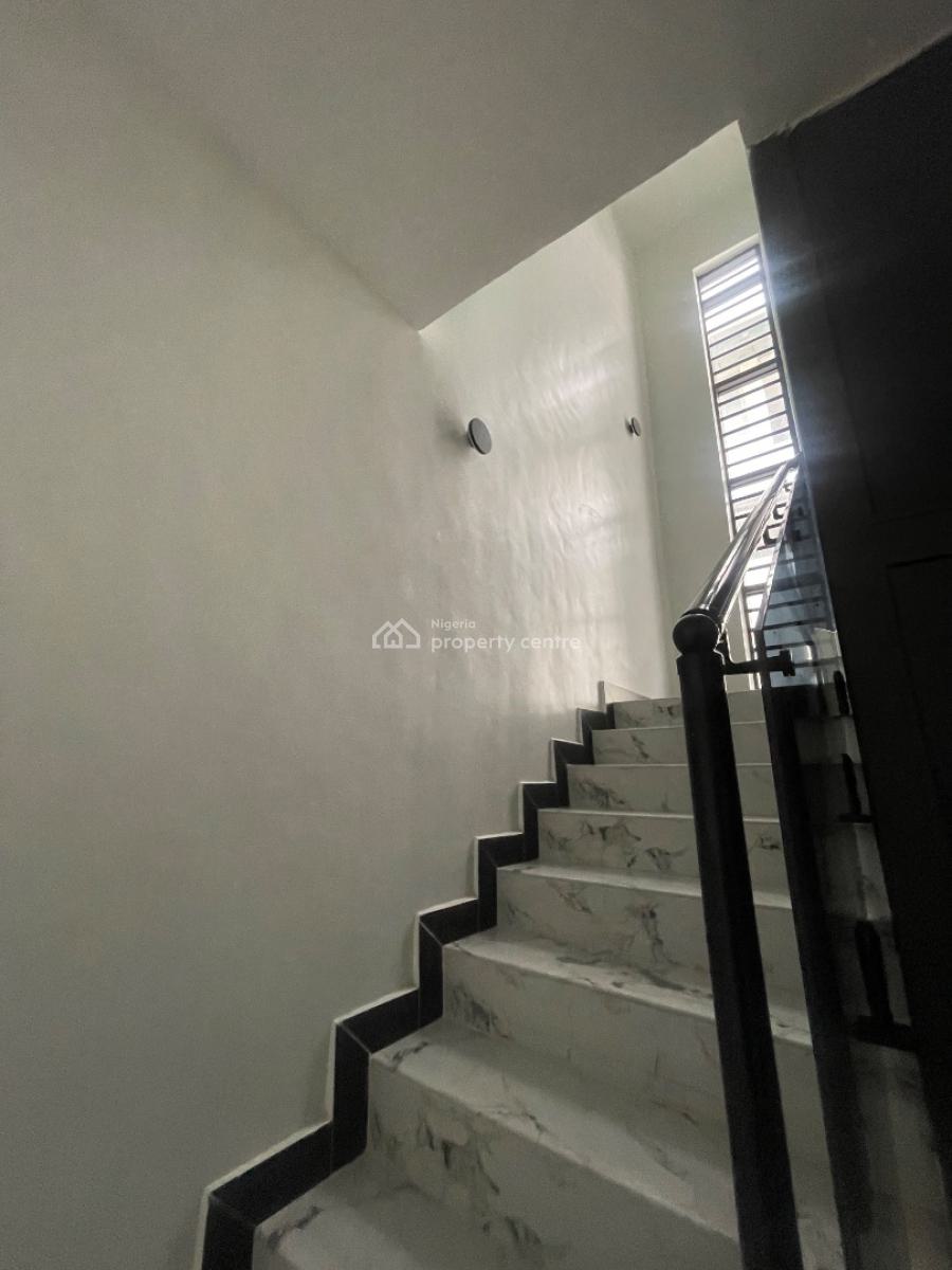 Penthouse- 4 Bedroom with Bq and Study, Dedicated and Biometric Mall, Lekki Phase 1, Lekki, Lagos, Terraced Duplex for Sale