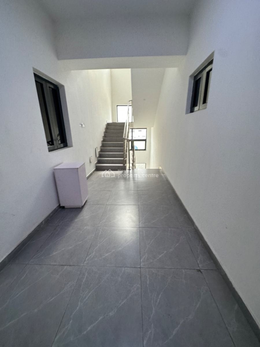 2 Bedroom Flat with Bq, Off Admiralty Way, Lekki Phase 1, Lekki, Lagos, Flat / Apartment for Sale