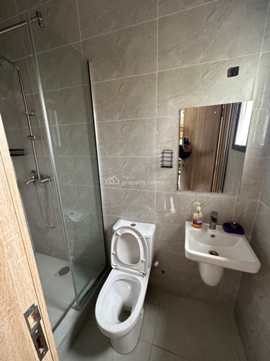 2 Bedroom Flat with Bq, Off Admiralty Way, Lekki Phase 1, Lekki, Lagos, Flat / Apartment for Sale