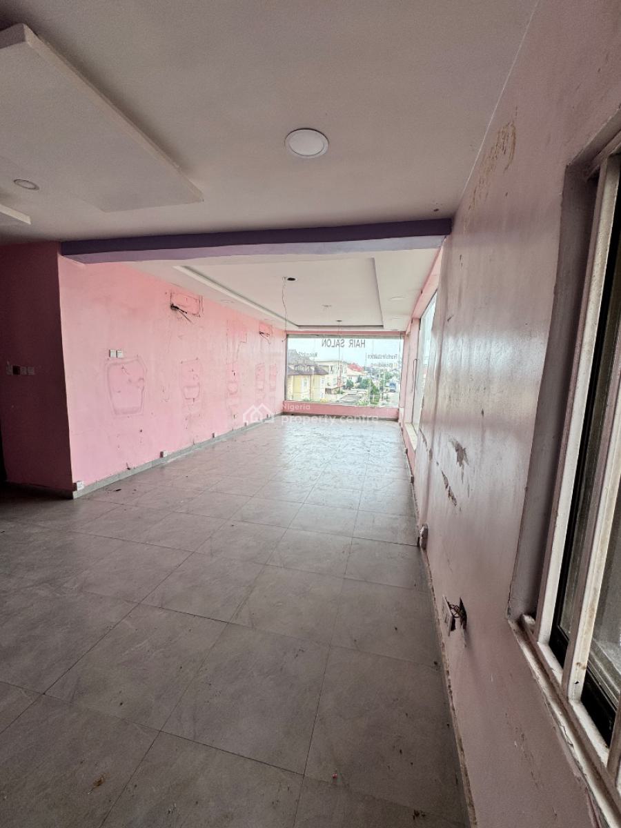 a Large Commercial Space with Show Glass in a Shopping Complex, Lekki Phase 1, Lekki, Lagos, Commercial Property for Rent