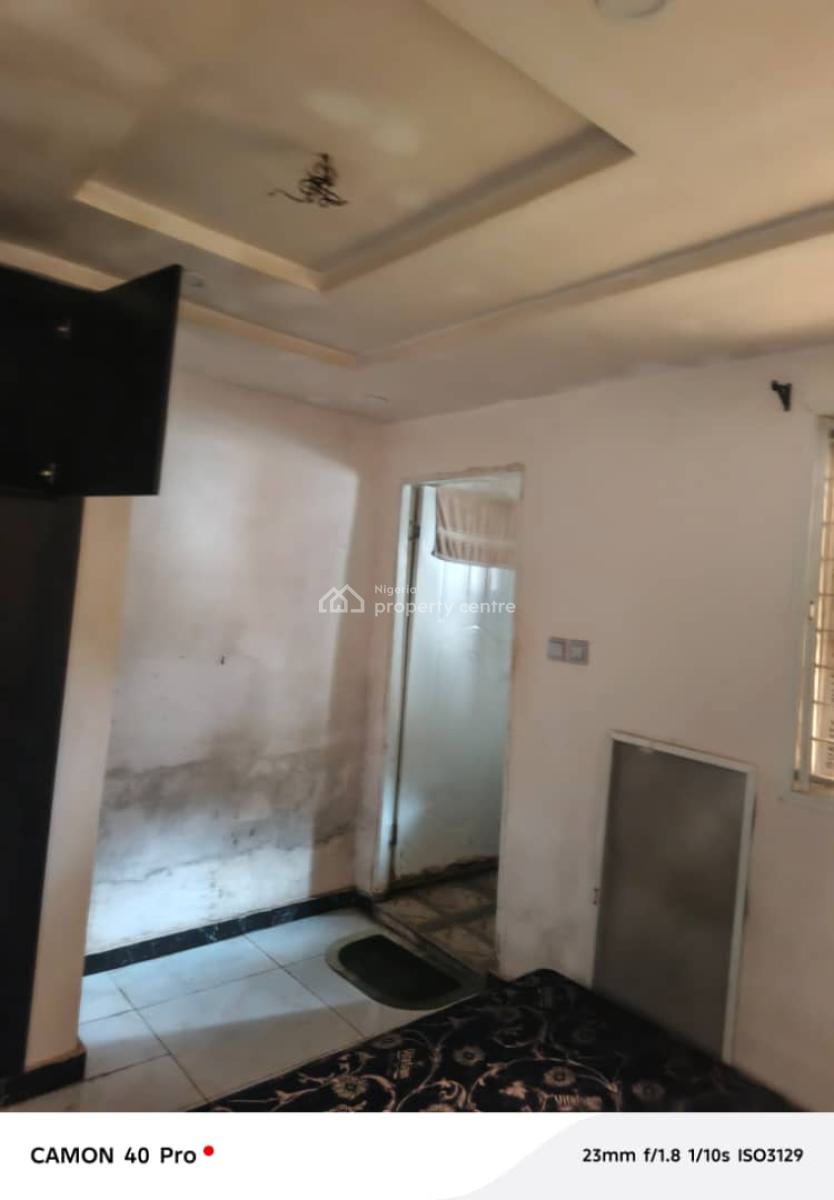 a Room and Palour Self Contain, New Bodija, Ibadan, Oyo, House for Rent