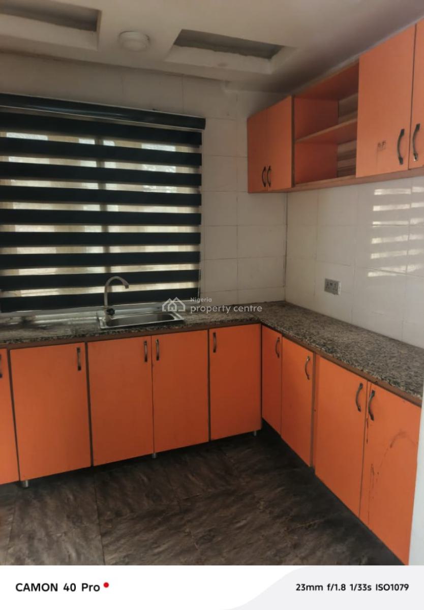 a Room and Palour Self Contain, New Bodija, Ibadan, Oyo, House for Rent