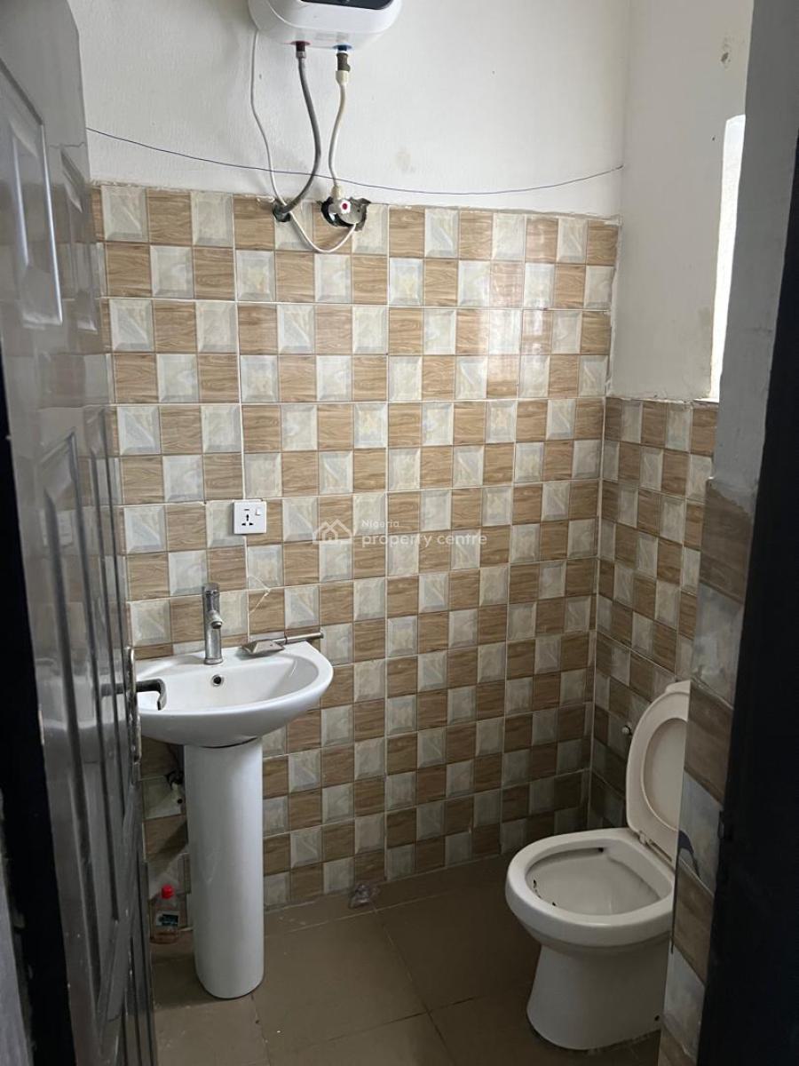 Massive 2 Bedroom Flat Downstair, Abijo, Lekki, Lagos, Flat / Apartment for Rent