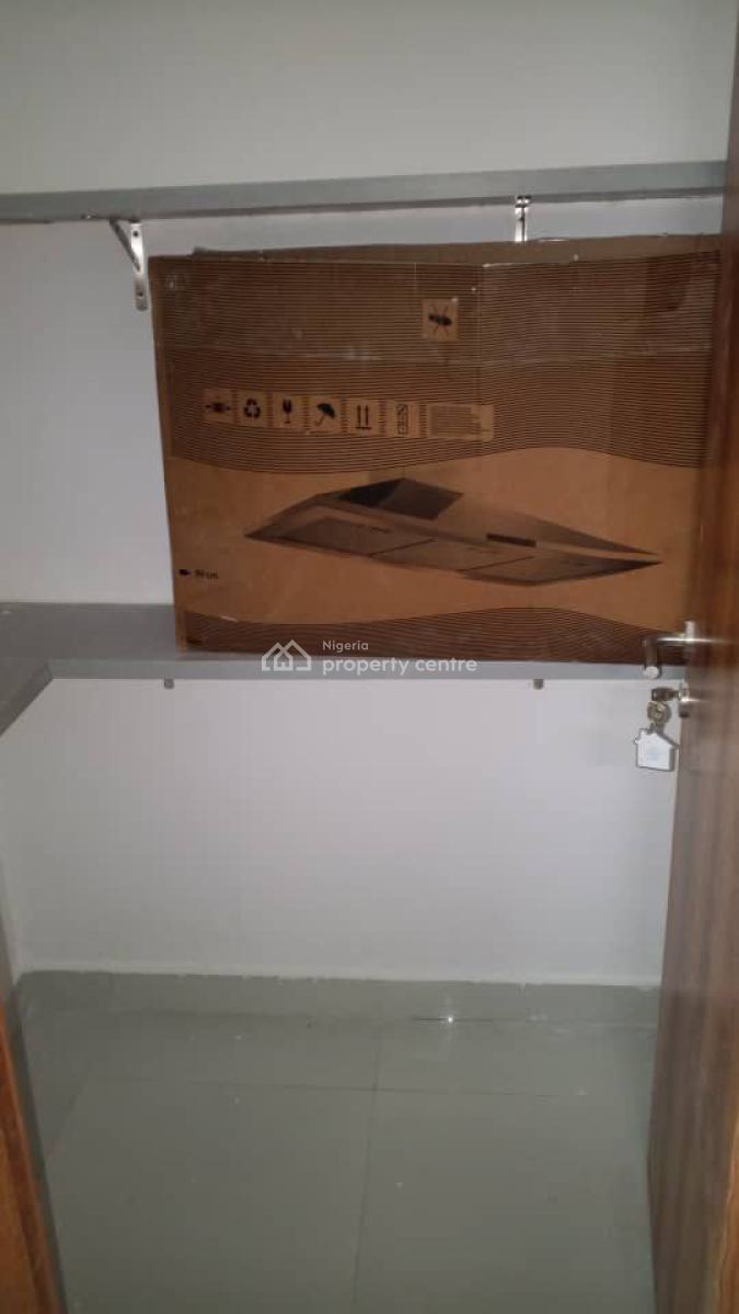 4 Bedroom Semi Detached House with Room Boys Quarters, Lekki Phase 1, Lekki, Lagos, Semi-detached Duplex for Rent