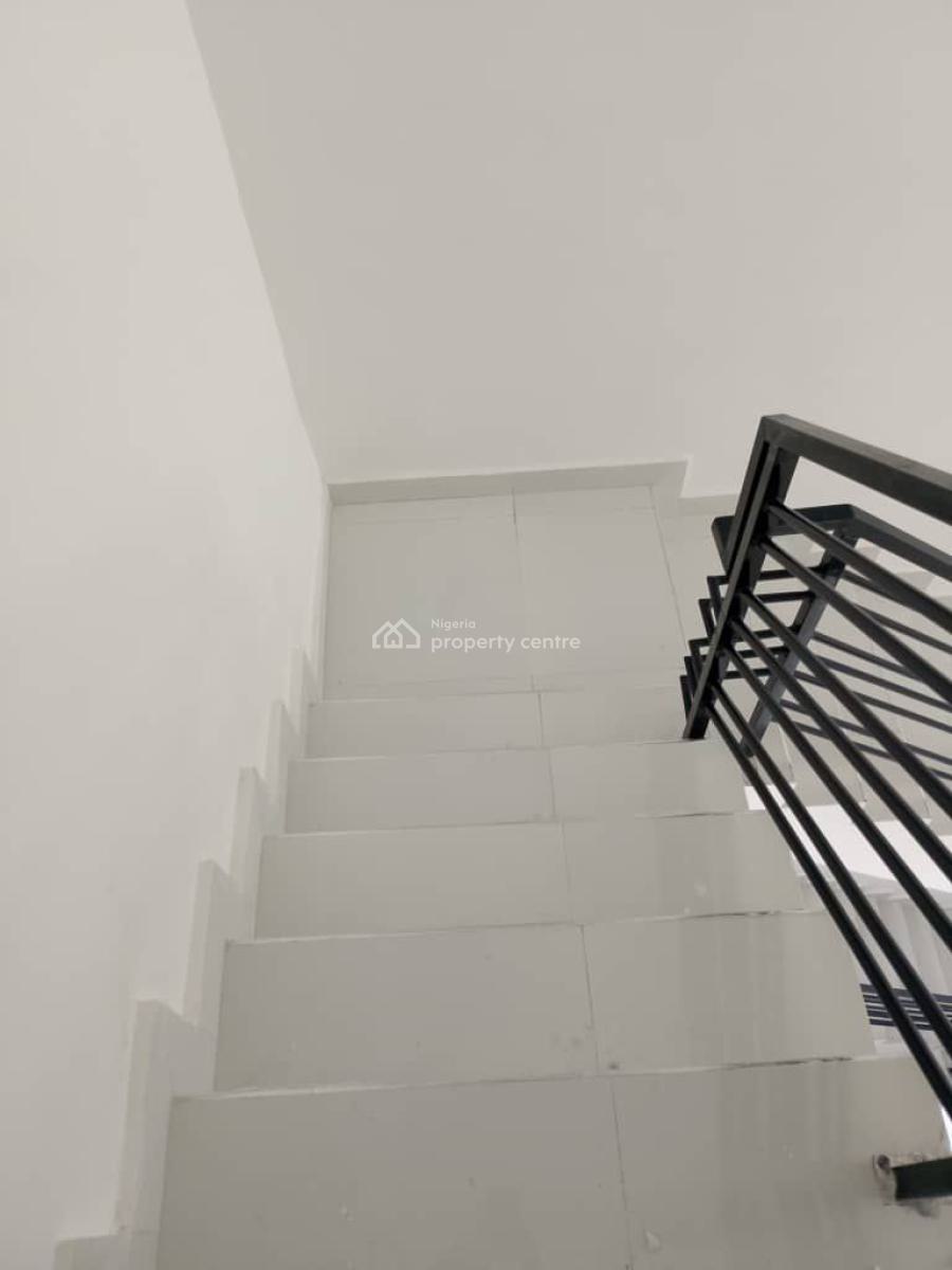 4 Bedroom Semi Detached House with Room Boys Quarters, Lekki Phase 1, Lekki, Lagos, Semi-detached Duplex for Rent