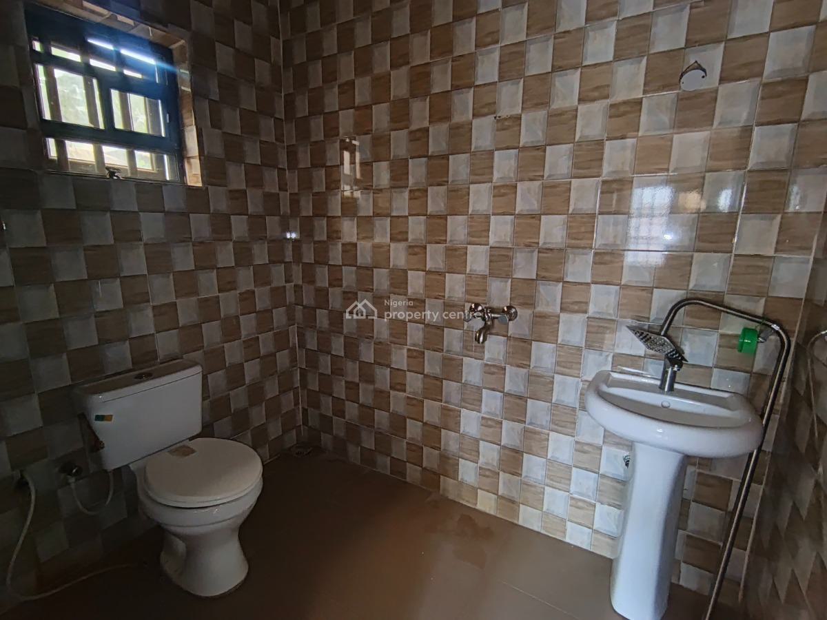 2 Bedroom Flat, Elepe Ijede Road, Ikorodu, Lagos, Flat / Apartment for Rent