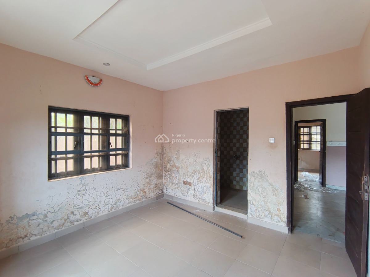 2 Bedroom Flat, Elepe Ijede Road, Ikorodu, Lagos, Flat / Apartment for Rent