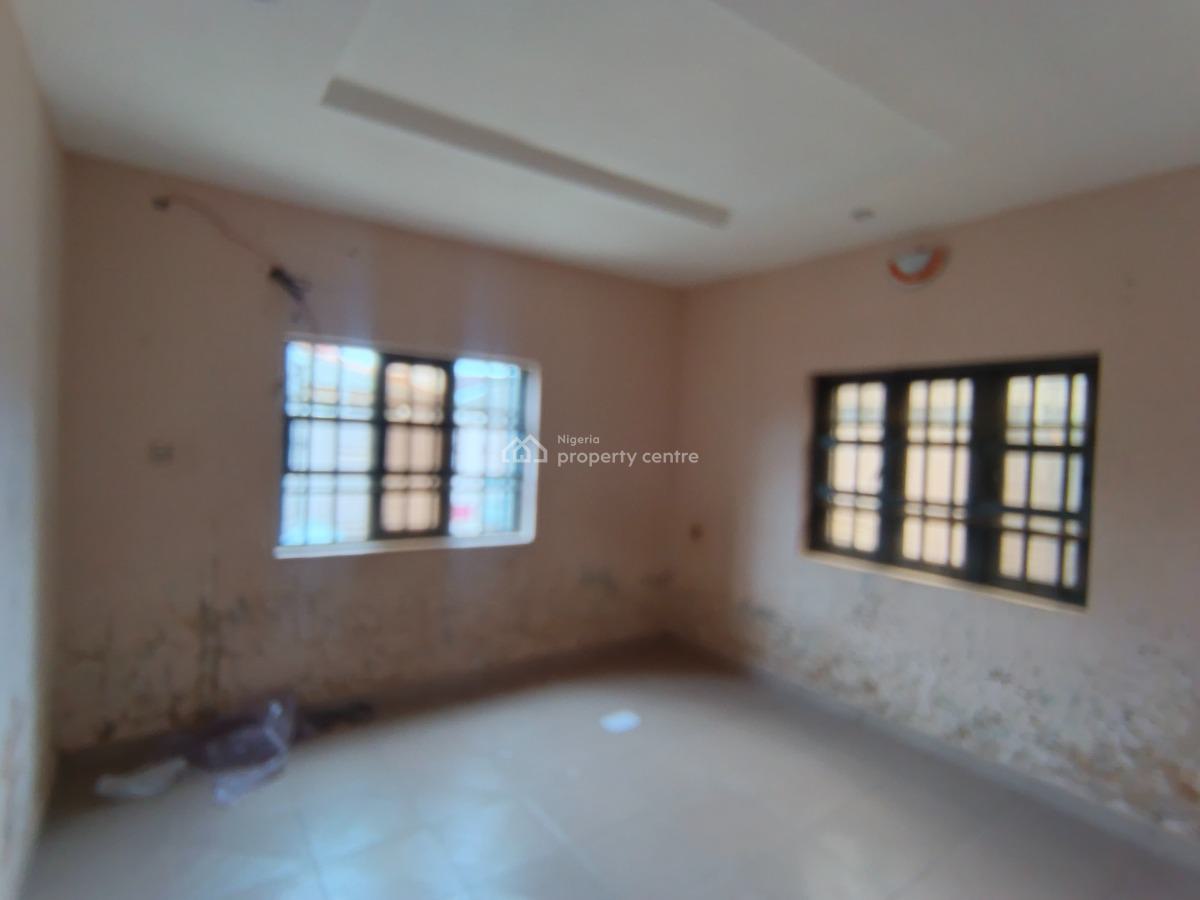 2 Bedroom Flat, Elepe Ijede Road, Ikorodu, Lagos, Flat / Apartment for Rent