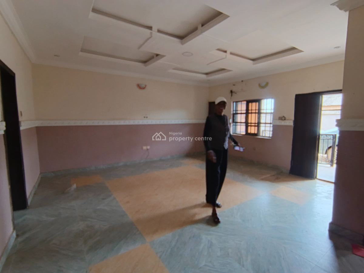 2 Bedroom Flat, Elepe Ijede Road, Ikorodu, Lagos, Flat / Apartment for Rent