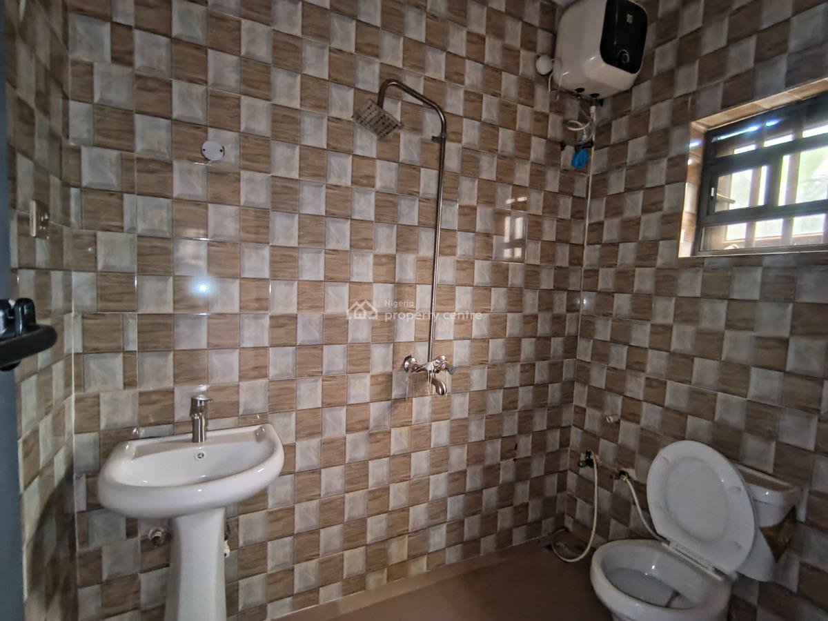 2 Bedroom Flat, Elepe Ijede Road, Ikorodu, Lagos, Flat / Apartment for Rent