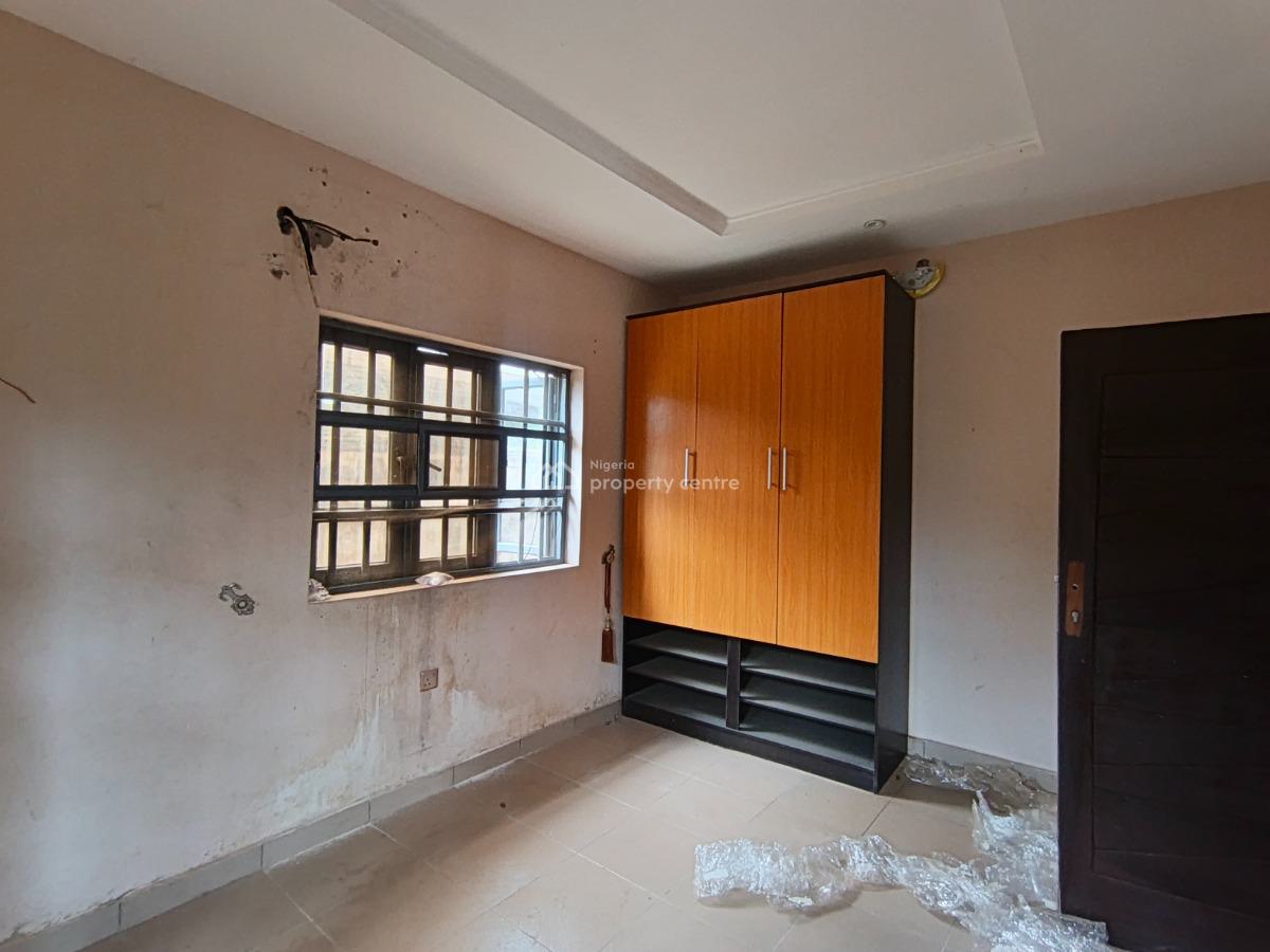 2 Bedroom Flat, Elepe Ijede Road, Ikorodu, Lagos, Flat / Apartment for Rent