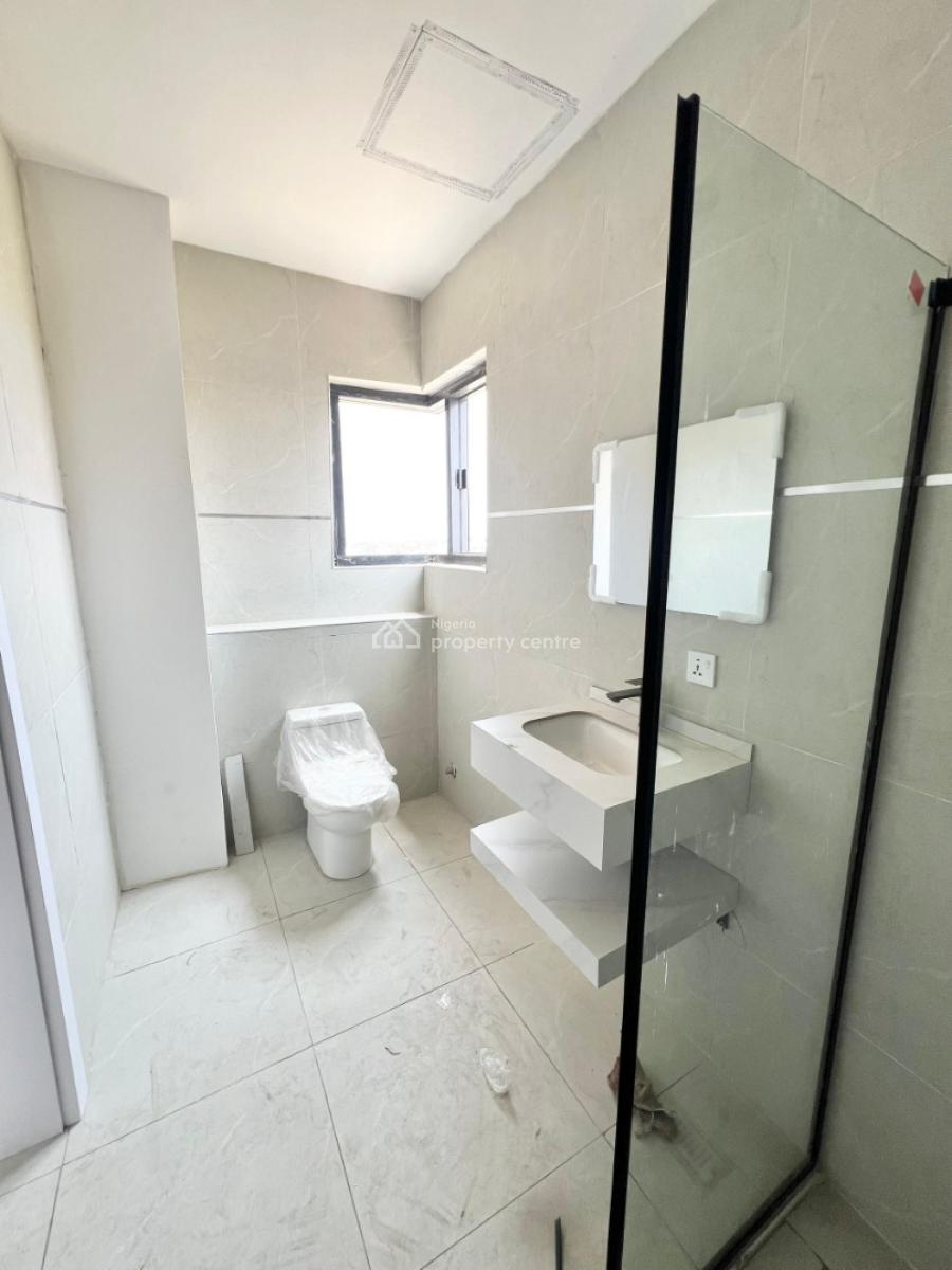 2 Bedrooms Flat with Bq, Lekki, Lagos, Flat / Apartment for Sale
