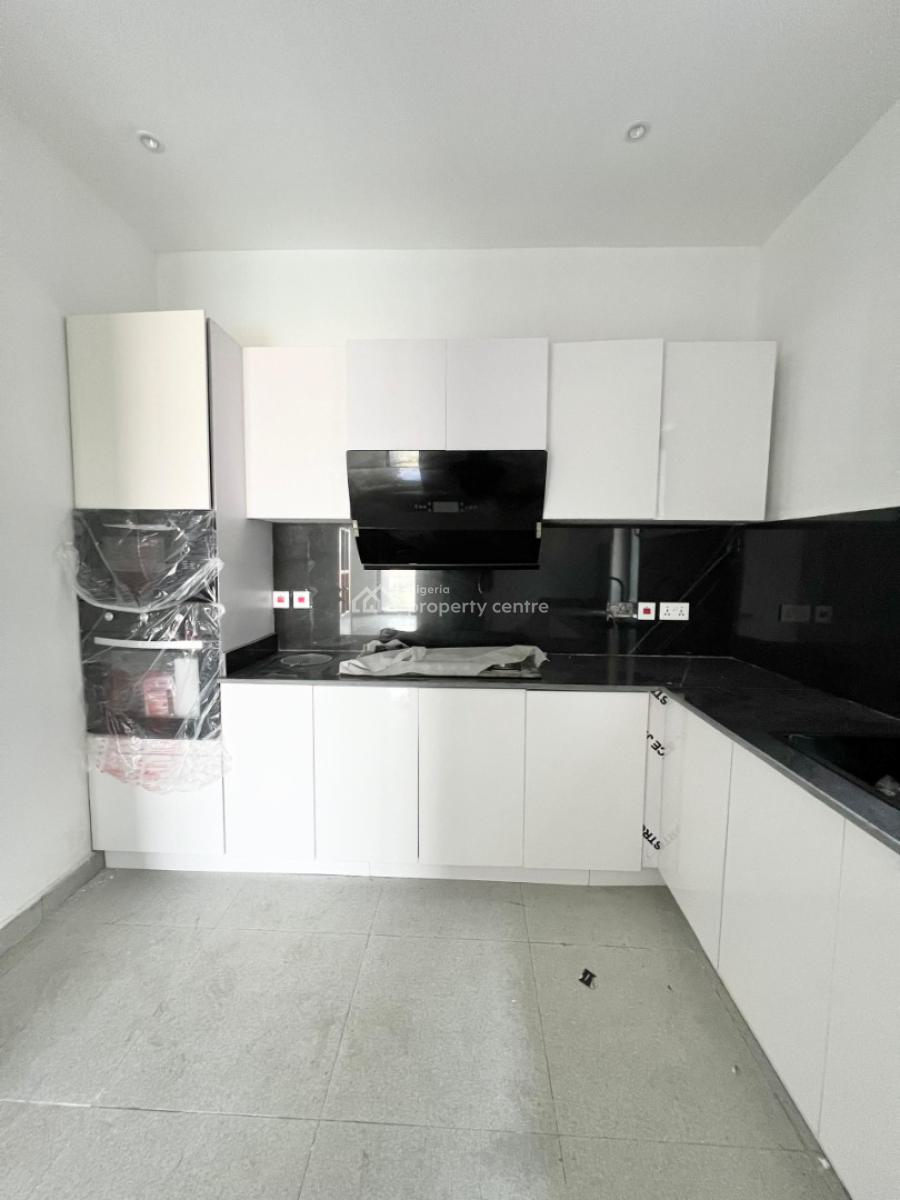 2 Bedrooms Flat with Bq, Lekki, Lagos, Flat / Apartment for Sale