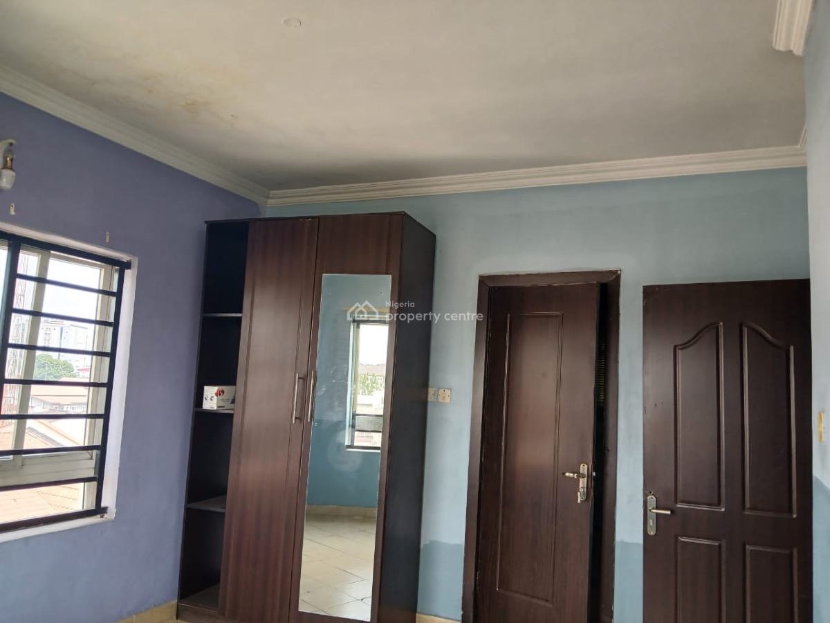 Executive 3 Bedrooom Apartment with a Room Bq, Adekunle, Yaba, Lagos, Flat / Apartment for Rent