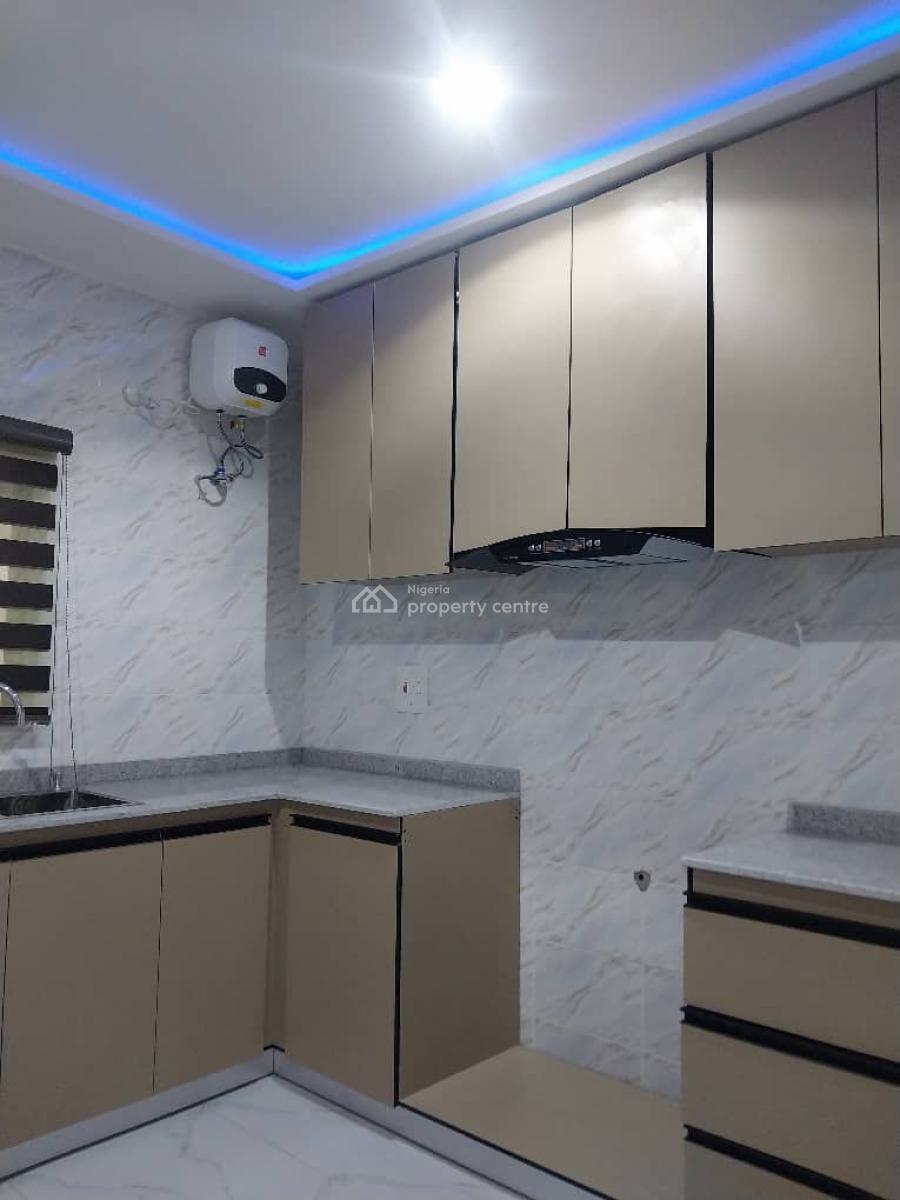 Exotic 1 Bedroom Flat with Federal Light  Upstairs, Shell Cooperative Estate Eneka Link Road Off G U Akeh Road Eliozu, Eneka, Port Harcourt, Rivers, Flat / Apartment for Rent