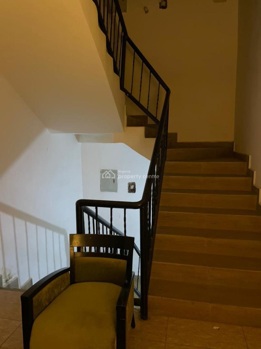 Approximately 1,100m²  Space, Living Faith Axis, Katampe, Abuja, Office Space for Rent