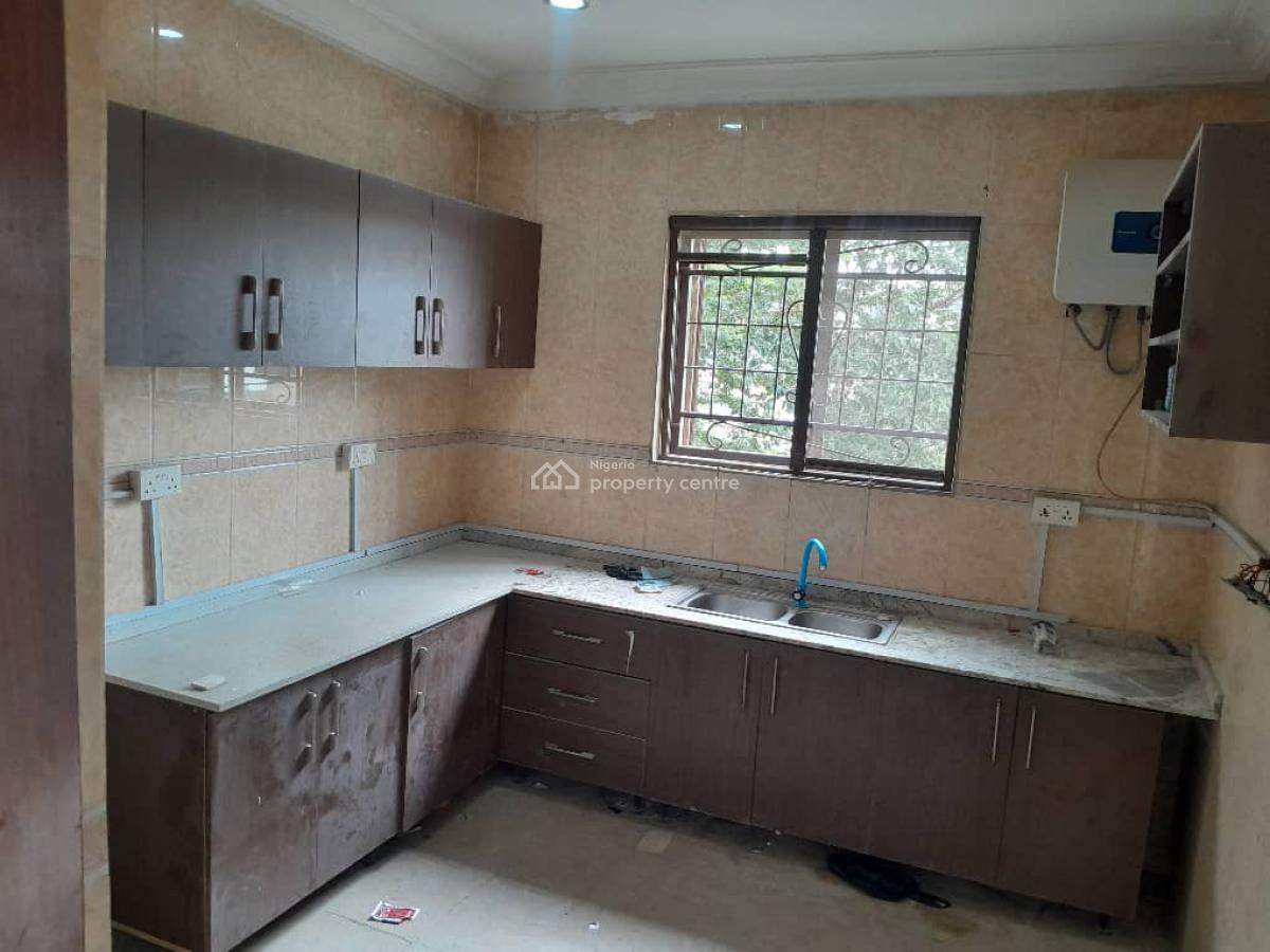 Well Renovated 3 Bedroom Spacious Apartment, Tarred Road, Katampe, Abuja, Flat / Apartment for Rent