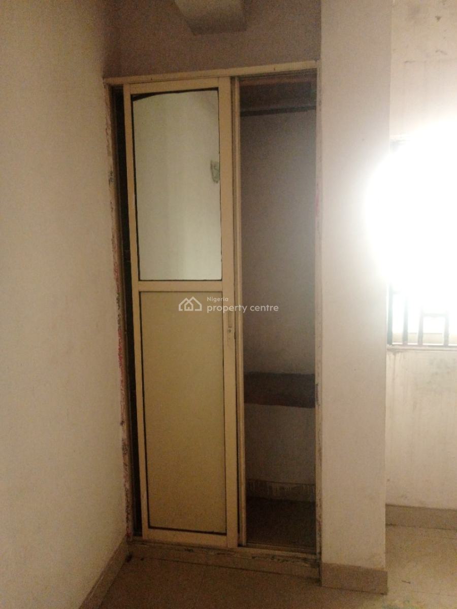 a Spacious Bedroom Flat with Rooms En Suite and Guest Toilet, Agege Axis, Mangoro, Ikeja, Lagos, Flat / Apartment for Rent