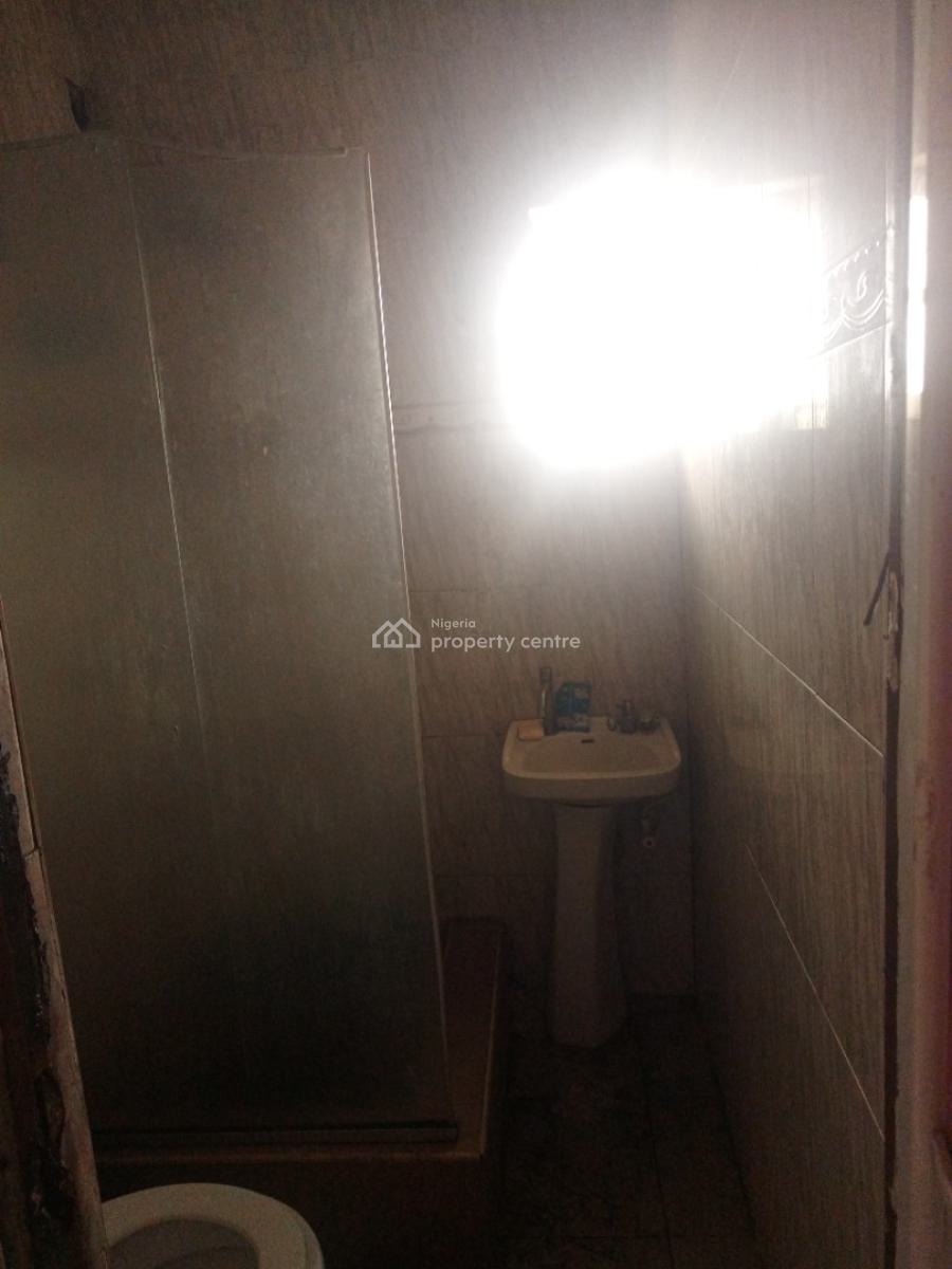 a Spacious Bedroom Flat with Rooms En Suite and Guest Toilet, Agege Axis, Mangoro, Ikeja, Lagos, Flat / Apartment for Rent