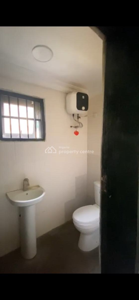 2 Bedrooms Apartment, Off Admiralty Way, Lekki Phase 1, Lekki, Lagos, Flat / Apartment for Rent