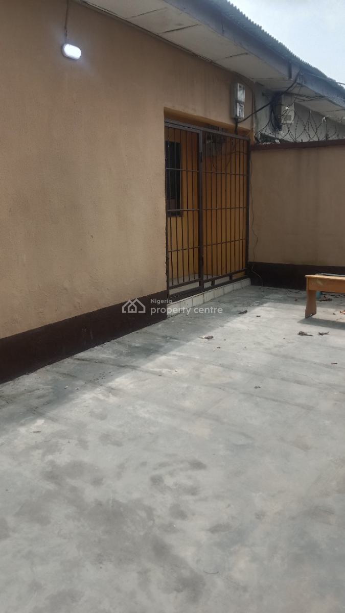 Clean P.o.p Finish 3 Bedroom Fully Detached Bungalow+ Room and Parlor Bq, Abraham Adesanya Housing Estate, Ajah, Lagos, Detached Bungalow for Rent