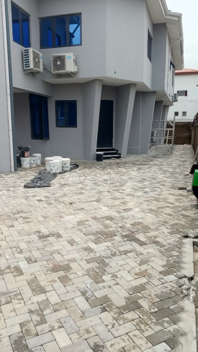 5 Bedrooms Semi-detached House, Shangisha, Gra Phase 2, Magodo, Lagos, Semi-detached Duplex for Rent