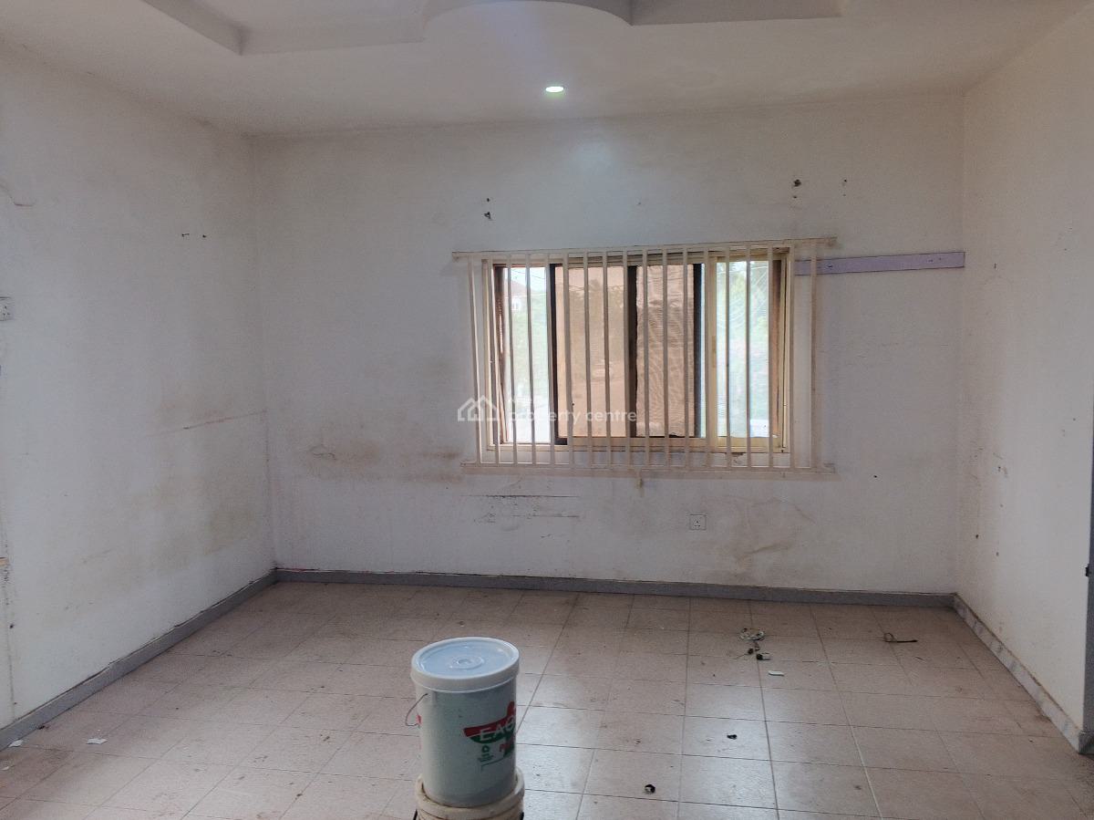 2 Bedrooms 1st Floor Self Serviced Flat, Off Wole Olateju St, a Series, Lekki Phase 1, Lekki, Lagos, Flat / Apartment for Rent
