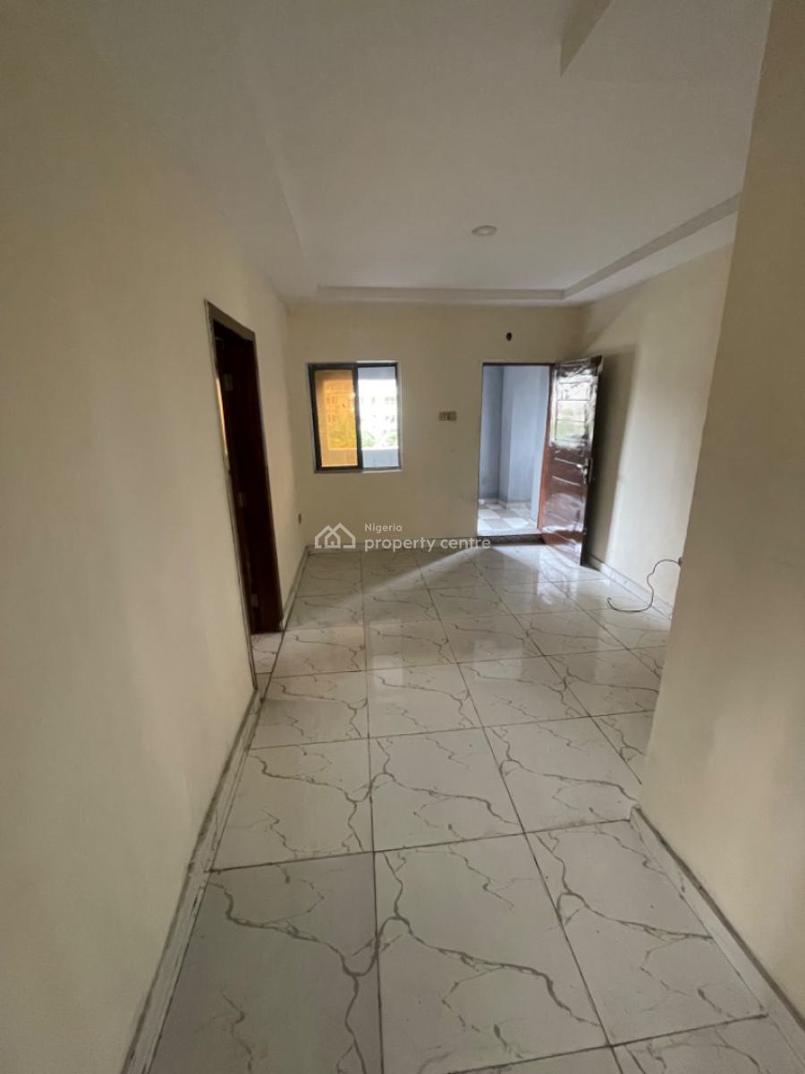 Well Renovated 2 Bedroom Apartment with Excellent Facilities, Ogidan, Ajah, Lagos, Flat / Apartment for Rent