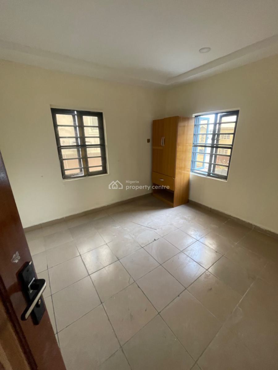 Well Renovated 2 Bedroom Apartment with Excellent Facilities, Ogidan, Ajah, Lagos, Flat / Apartment for Rent