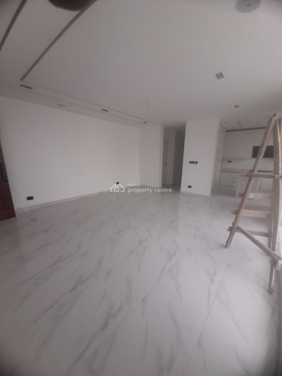 Newly Built and Serviced with 24/7 Power Supply 2 Bedroom En-suite Flat, Lekki Phase 1, Lekki, Lagos, Flat / Apartment for Sale