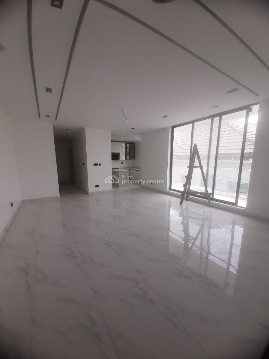 Newly Built and Serviced with 24/7 Power Supply 2 Bedroom En-suite Flat, Lekki Phase 1, Lekki, Lagos, Flat / Apartment for Sale