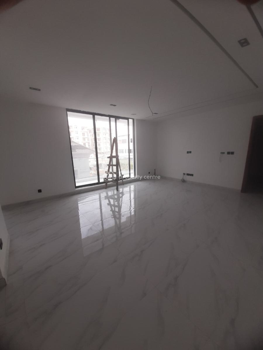Newly Built and Serviced with 24/7 Power Supply 2 Bedroom En-suite Flat, Lekki Phase 1, Lekki, Lagos, Flat / Apartment for Sale