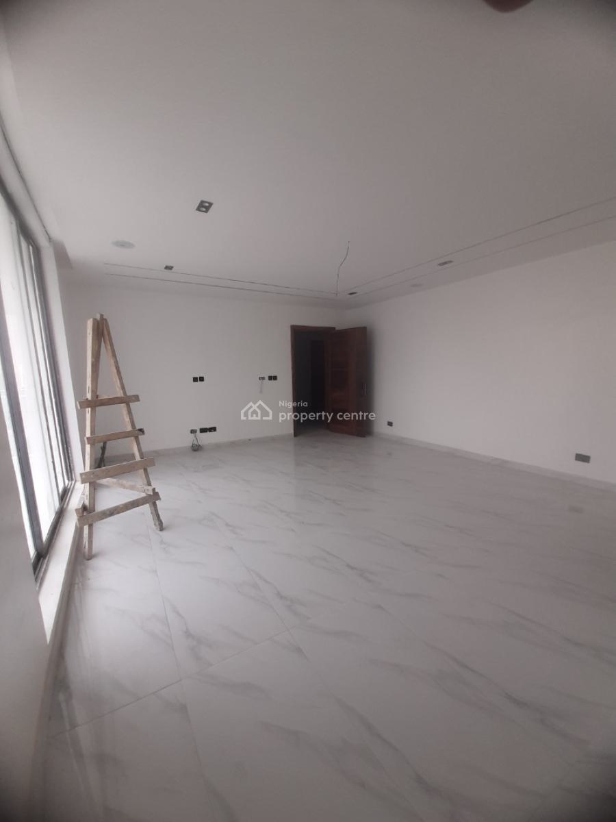 Newly Built and Serviced with 24/7 Power Supply 2 Bedroom En-suite Flat, Lekki Phase 1, Lekki, Lagos, Flat / Apartment for Sale