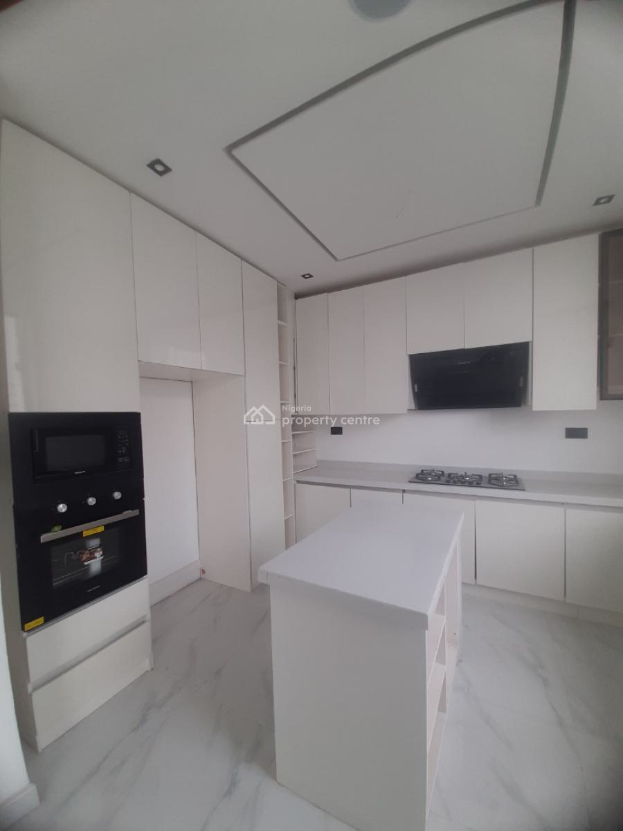 Newly Built and Serviced with 24/7 Power Supply 2 Bedroom En-suite Flat, Lekki Phase 1, Lekki, Lagos, Flat / Apartment for Sale