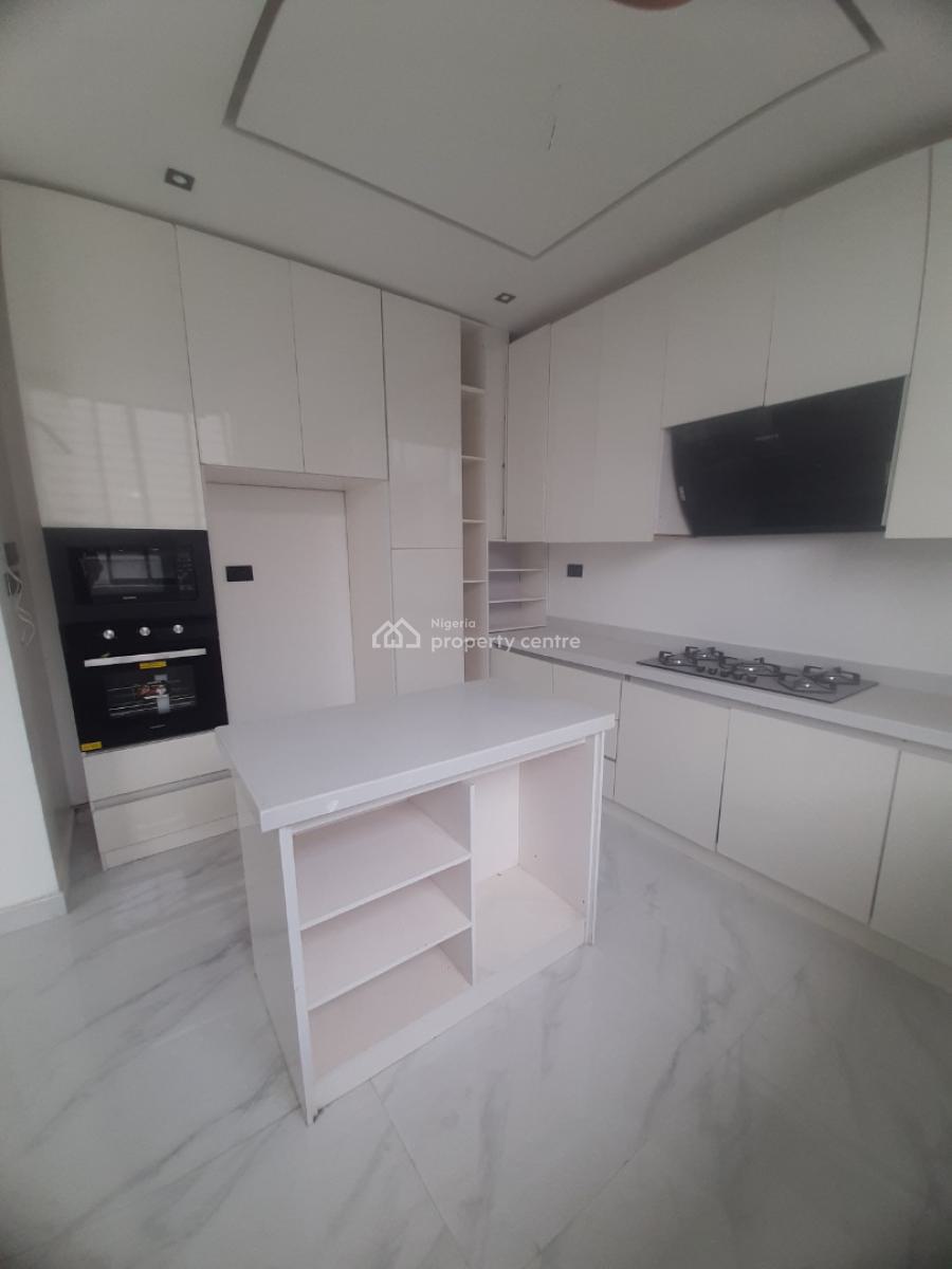 Newly Built and Serviced with 24/7 Power Supply 2 Bedroom En-suite Flat, Lekki Phase 1, Lekki, Lagos, Flat / Apartment for Sale