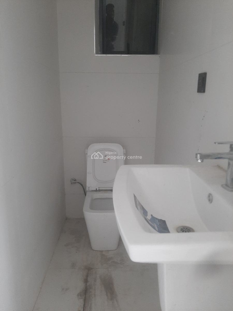 Newly Built and Serviced with 24/7 Power Supply 2 Bedroom En-suite Flat, Lekki Phase 1, Lekki, Lagos, Flat / Apartment for Sale