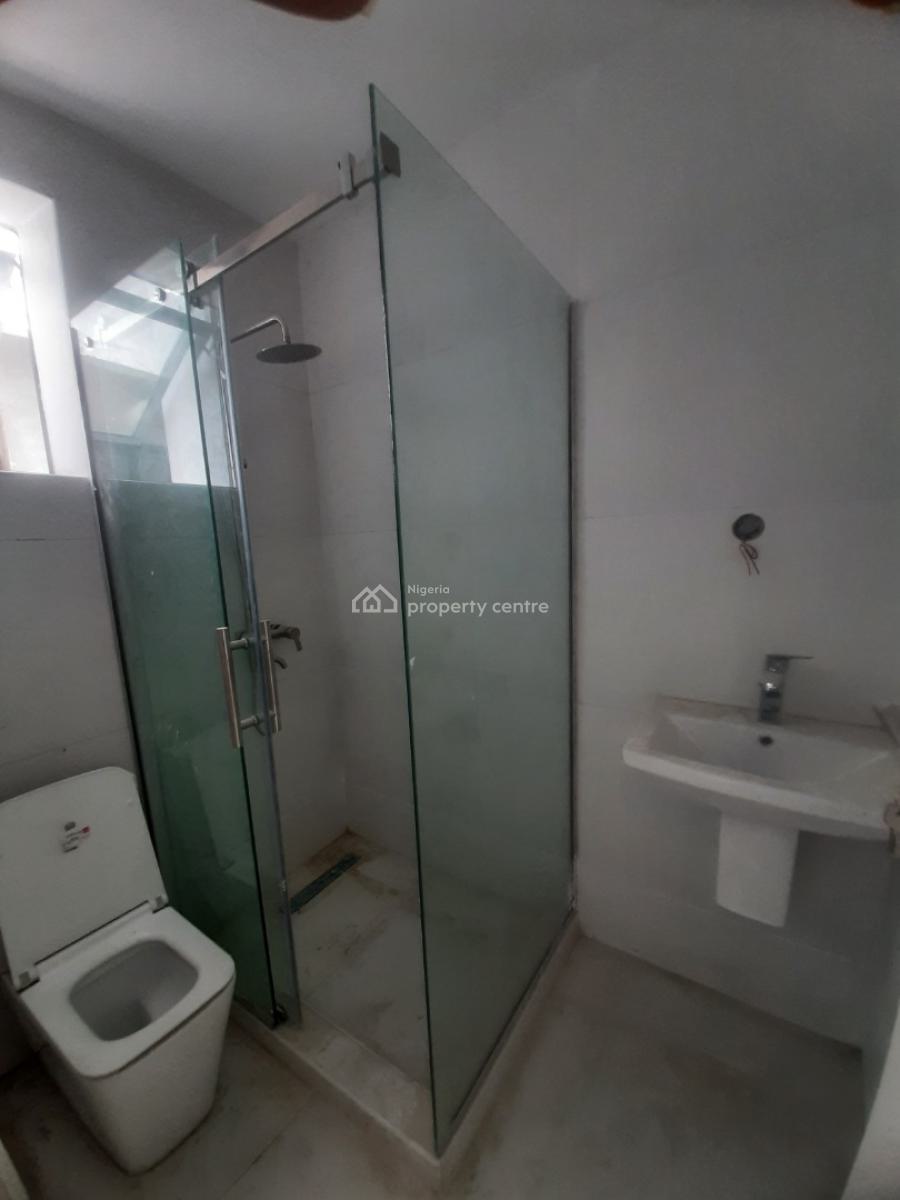 Newly Built and Serviced with 24/7 Power Supply 2 Bedroom En-suite Flat, Lekki Phase 1, Lekki, Lagos, Flat / Apartment for Sale