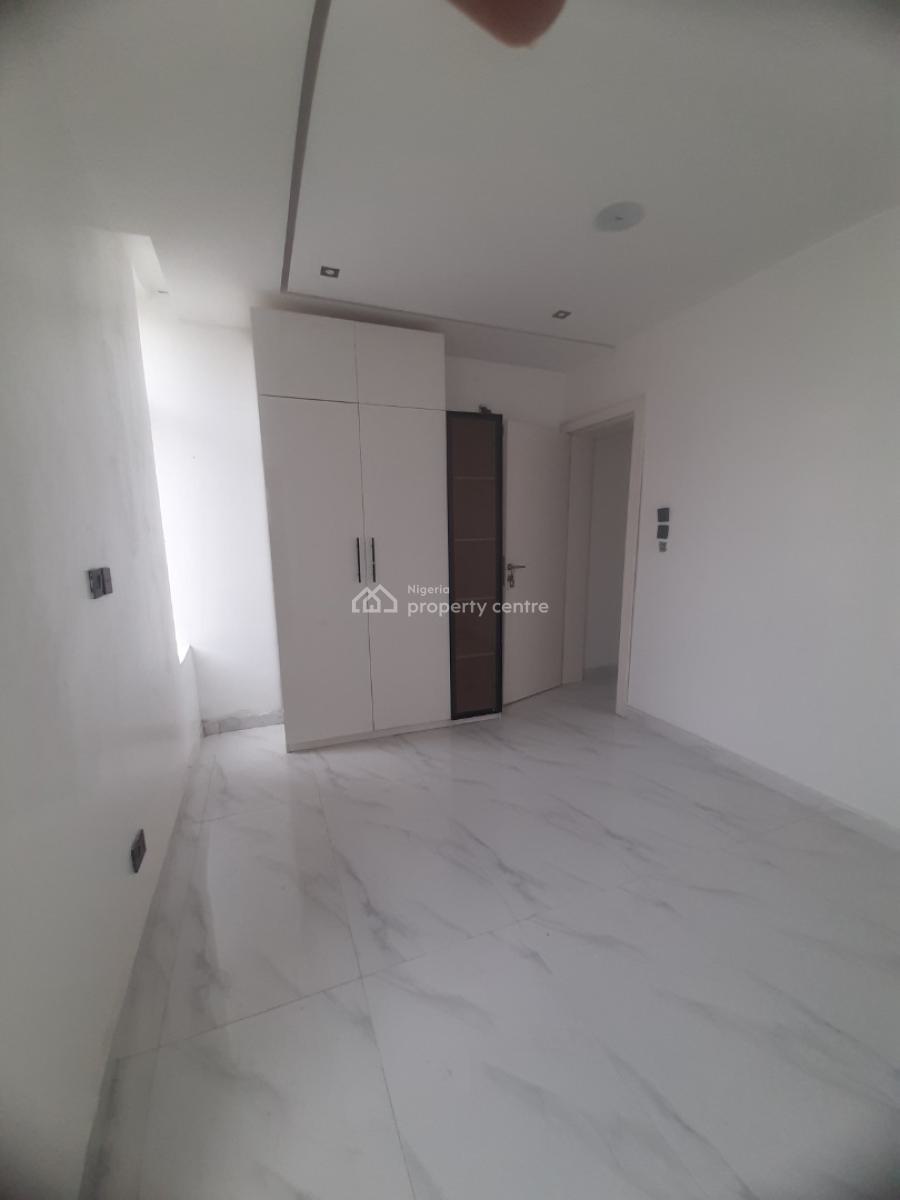 Newly Built and Serviced with 24/7 Power Supply 2 Bedroom En-suite Flat, Lekki Phase 1, Lekki, Lagos, Flat / Apartment for Sale